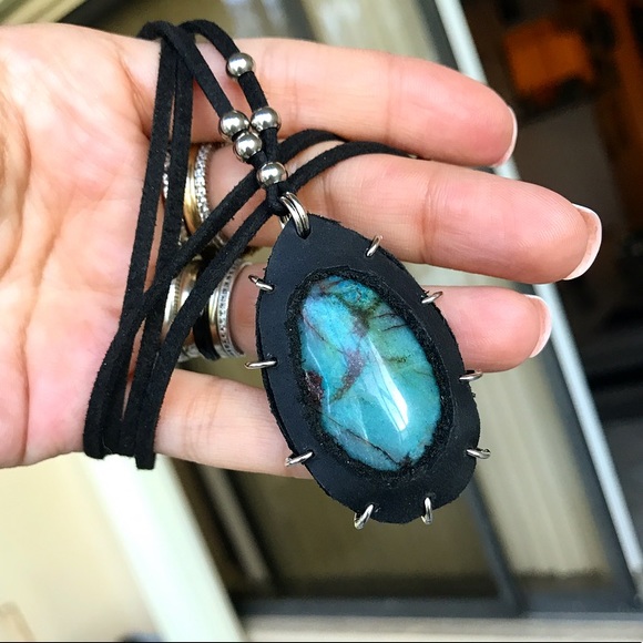 Handmade Genuine chrysocolla leather necklace - Picture 4 of 8